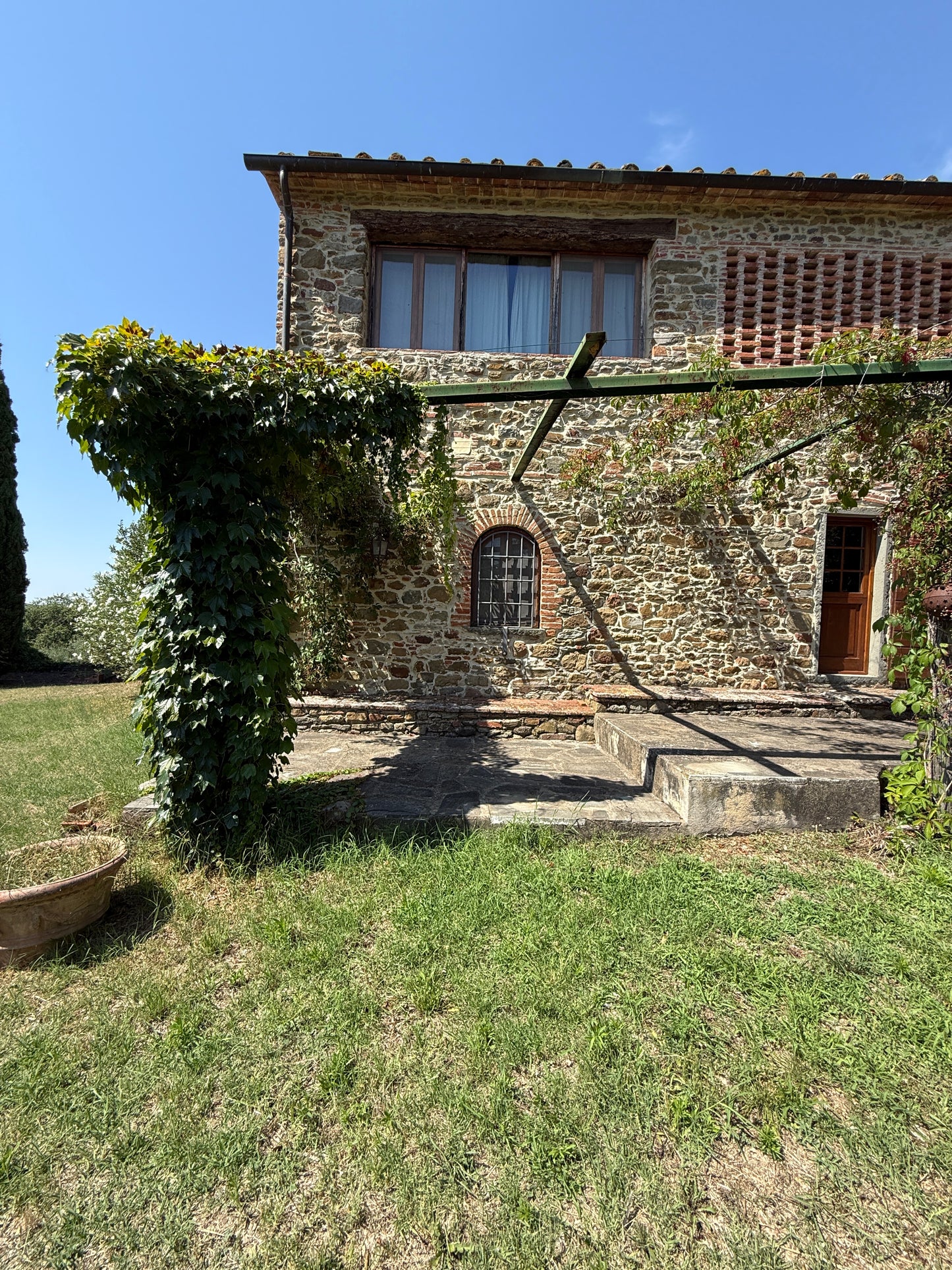 Charming Renovated Stone Barn with Pool
