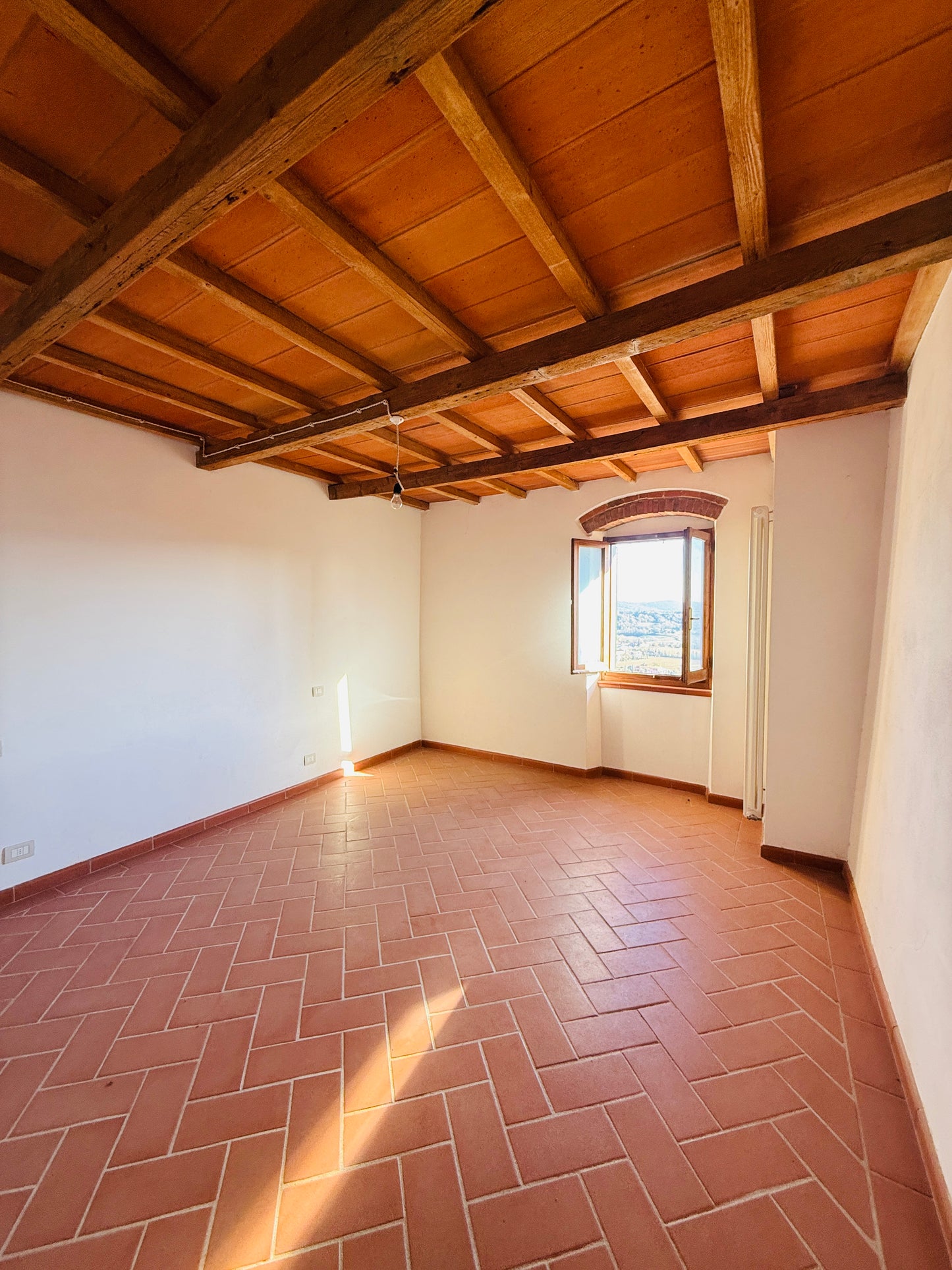 Completely renovated, never-inhabited detached townhouse in Laterina