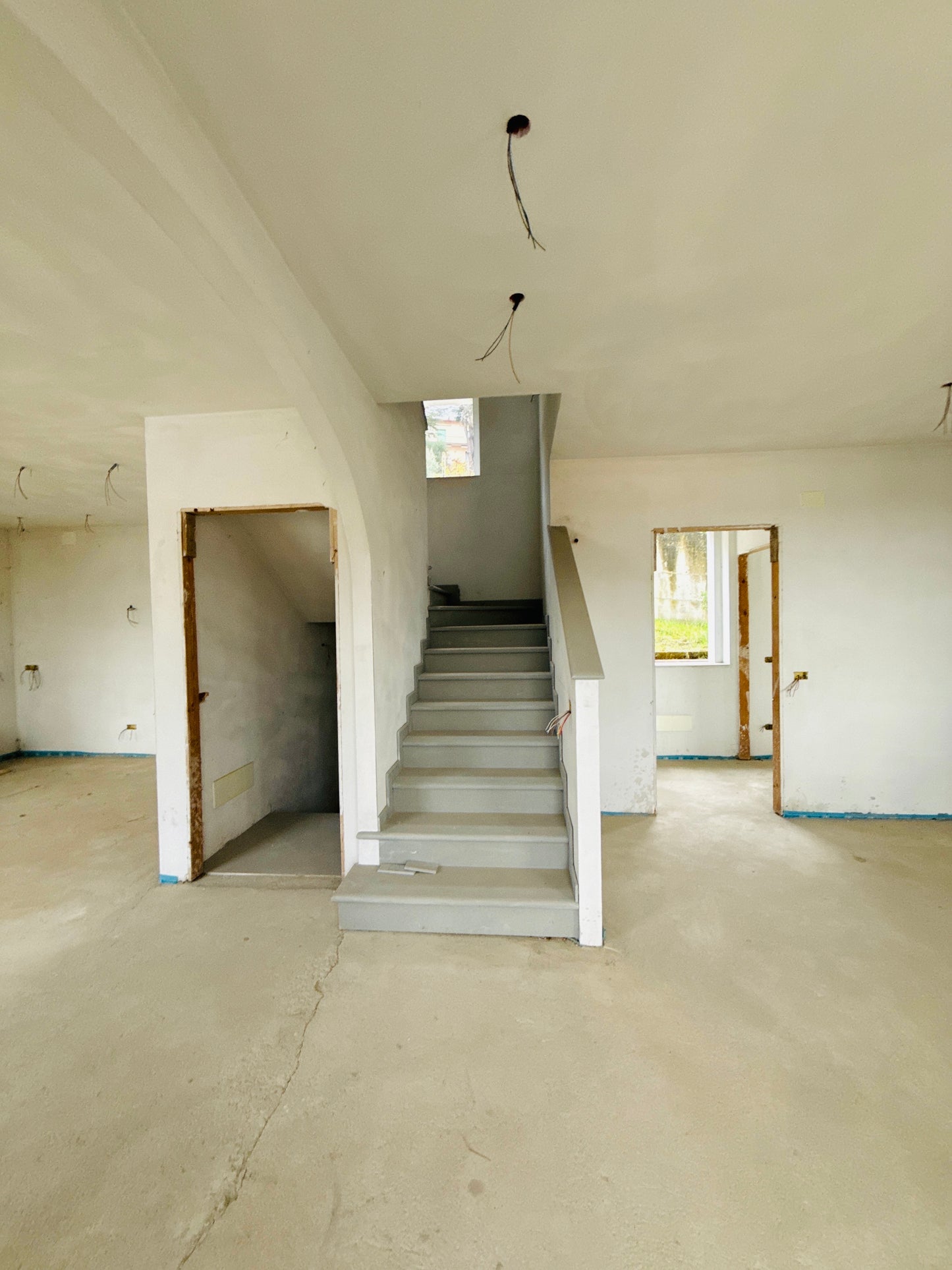 Semi-detached house for sale - advanced unfinished state