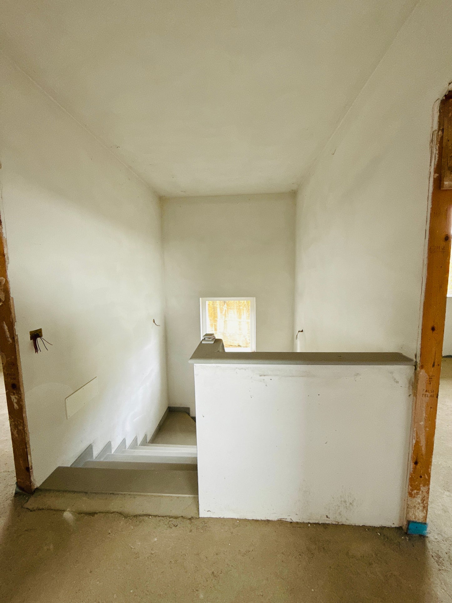 Semi-detached house for sale - advanced unfinished state