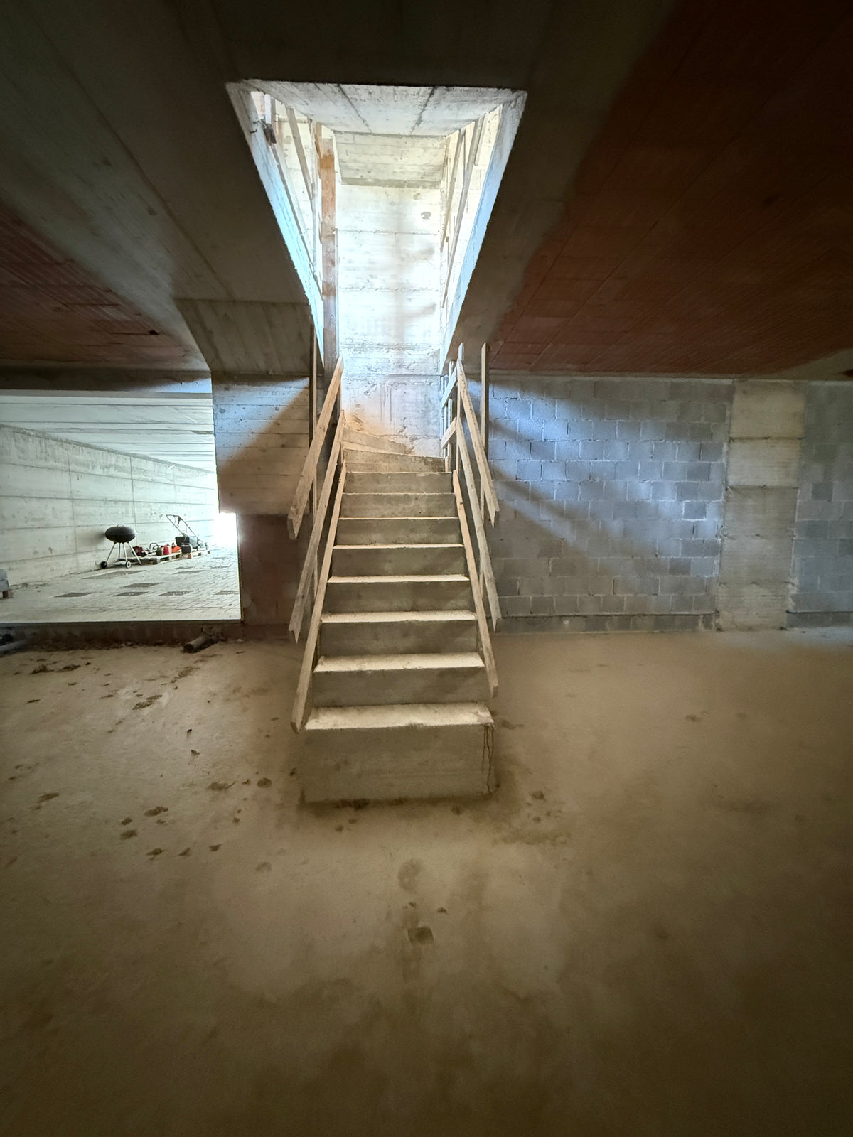 Detached house, new construction - unfinished, free on three sides