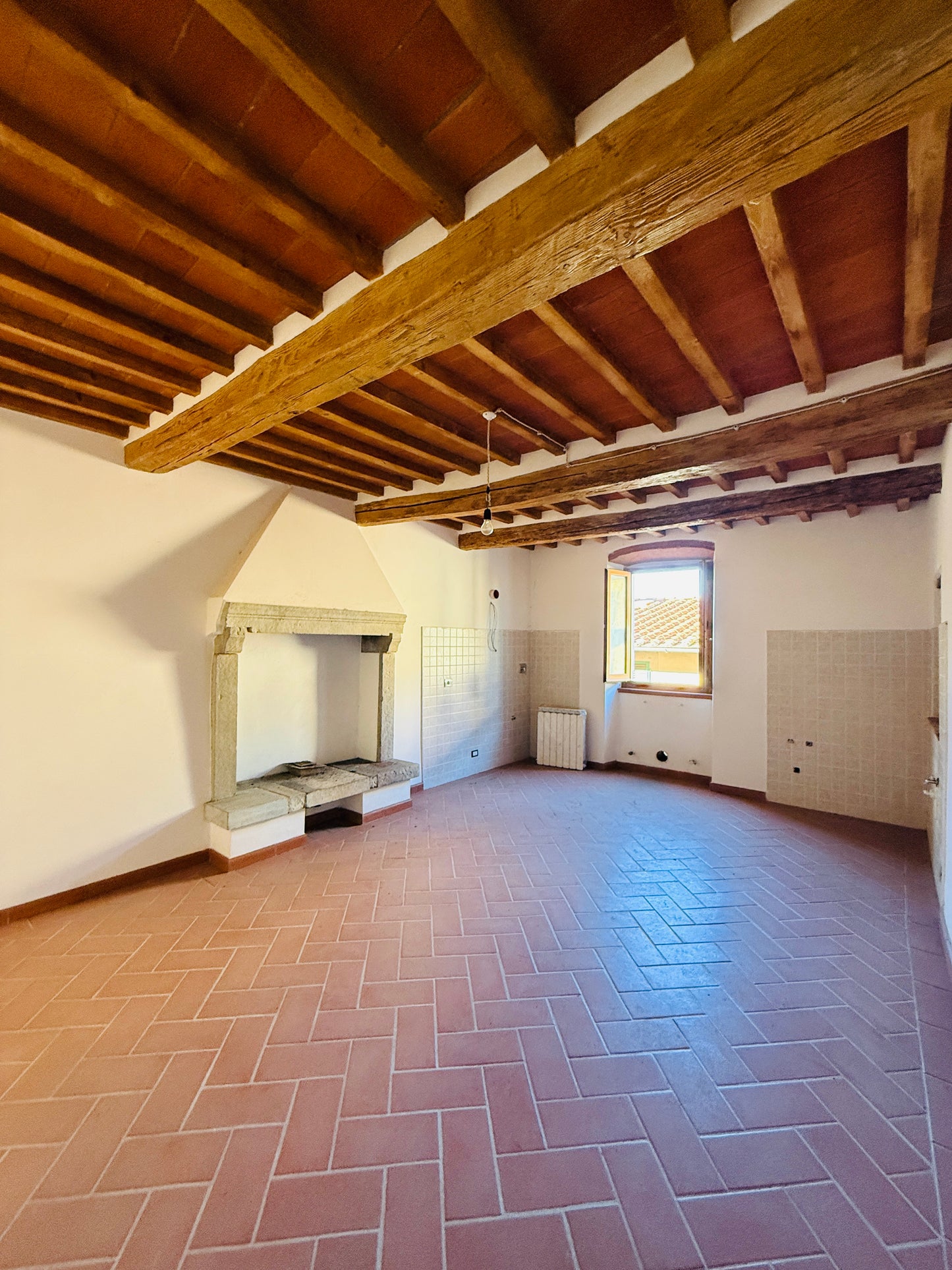 Completely renovated, never-inhabited detached townhouse in Laterina