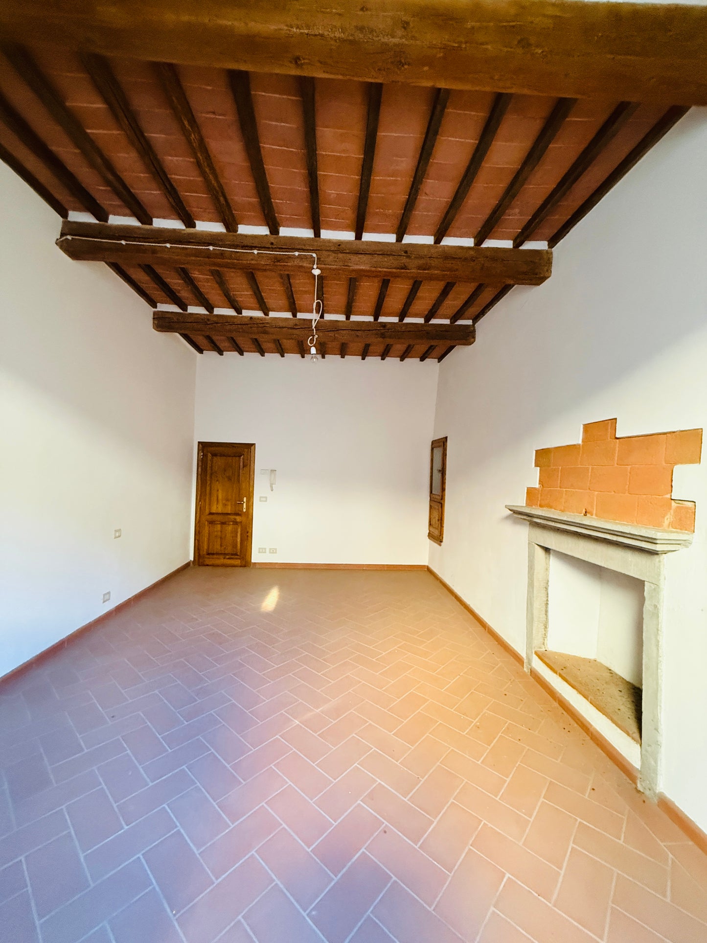 Completely renovated, never-inhabited detached townhouse in Laterina