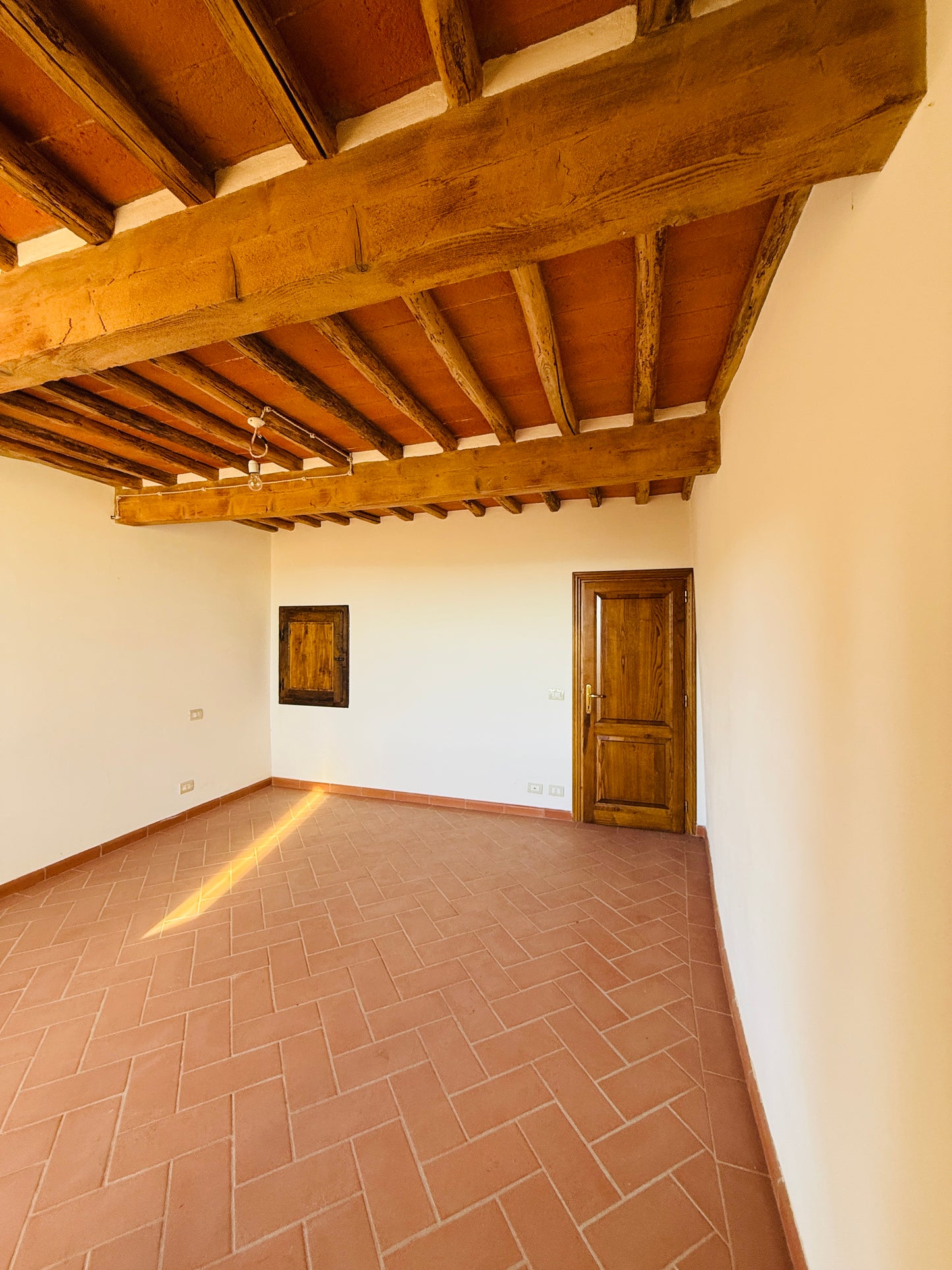 Completely renovated, never-inhabited detached townhouse in Laterina