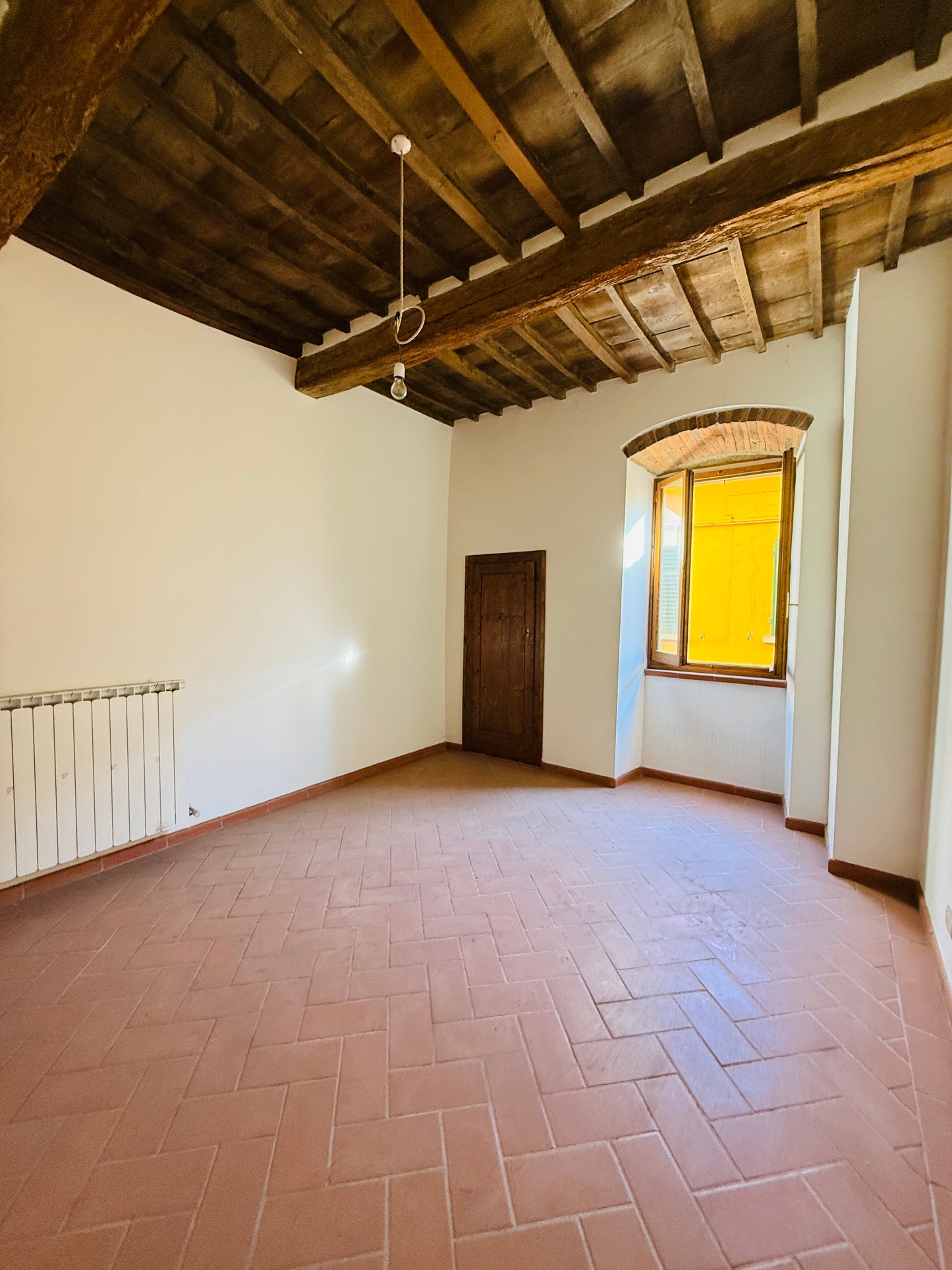 Completely renovated, never-inhabited detached townhouse in Laterina