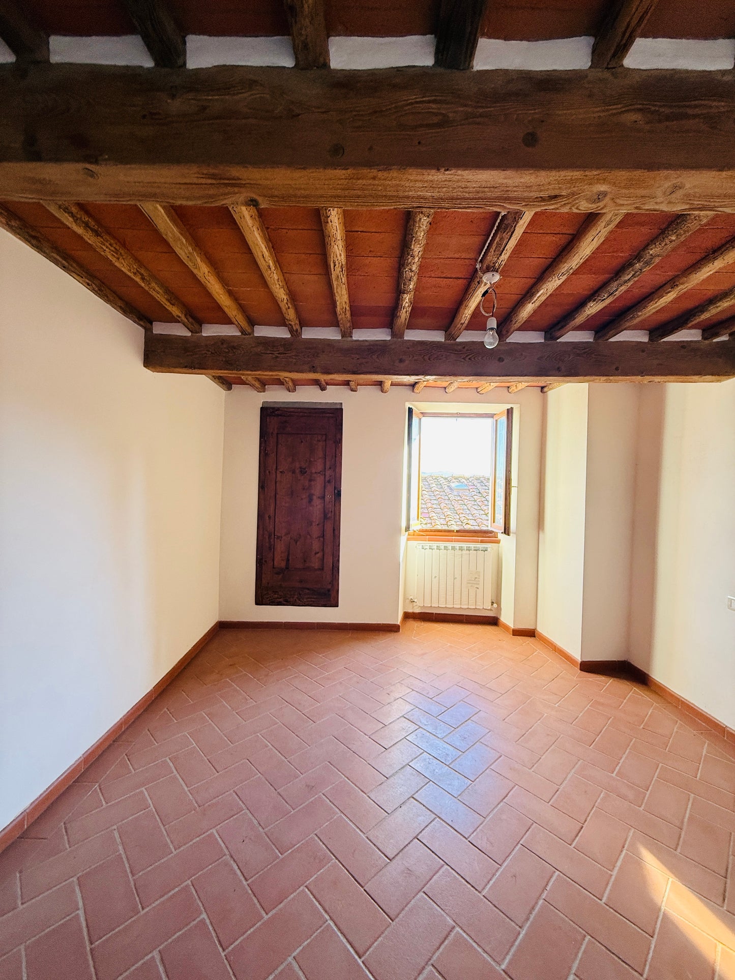 Completely renovated, never-inhabited detached townhouse in Laterina