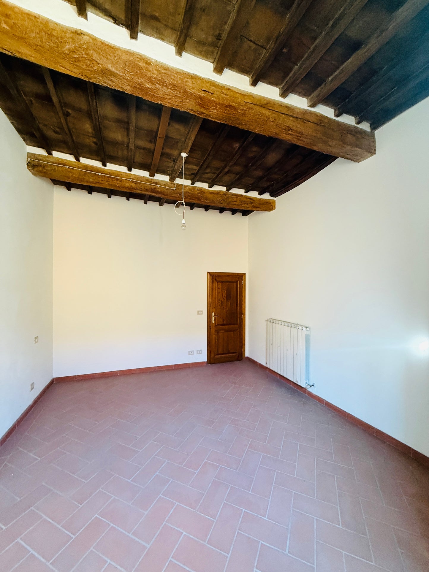 Completely renovated, never-inhabited detached townhouse in Laterina