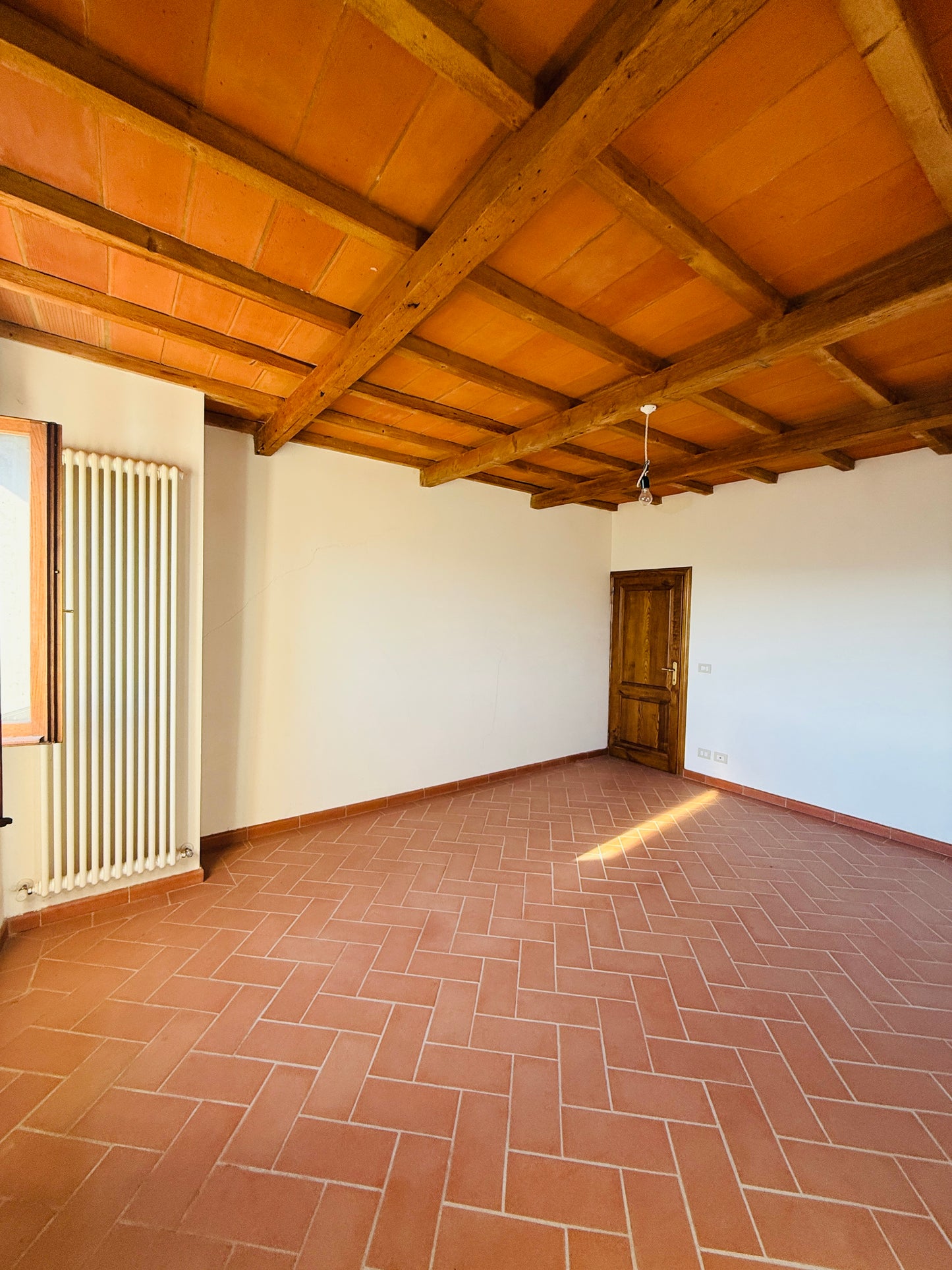 Completely renovated, never-inhabited detached townhouse in Laterina