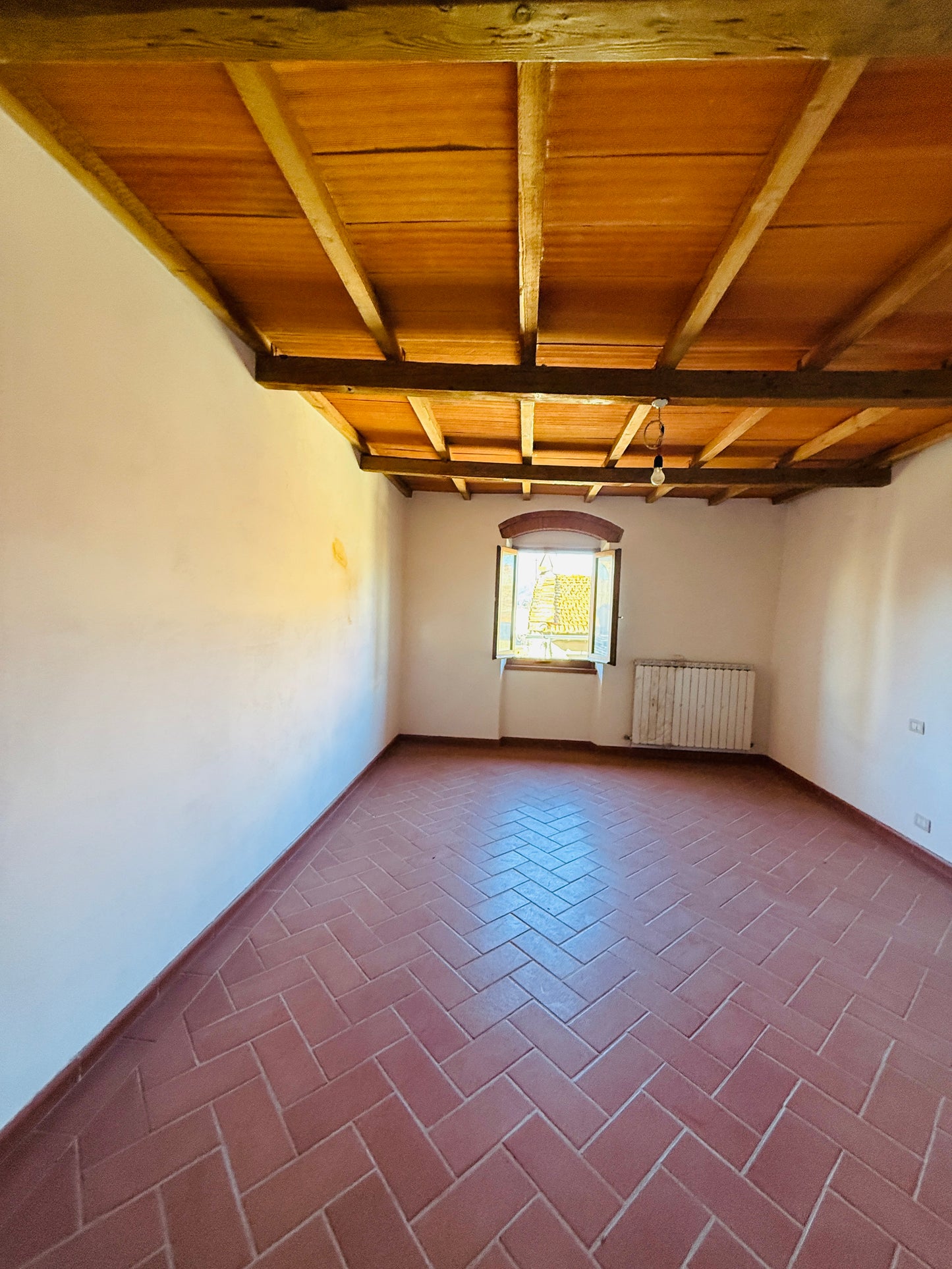 Completely renovated, never-inhabited detached townhouse in Laterina