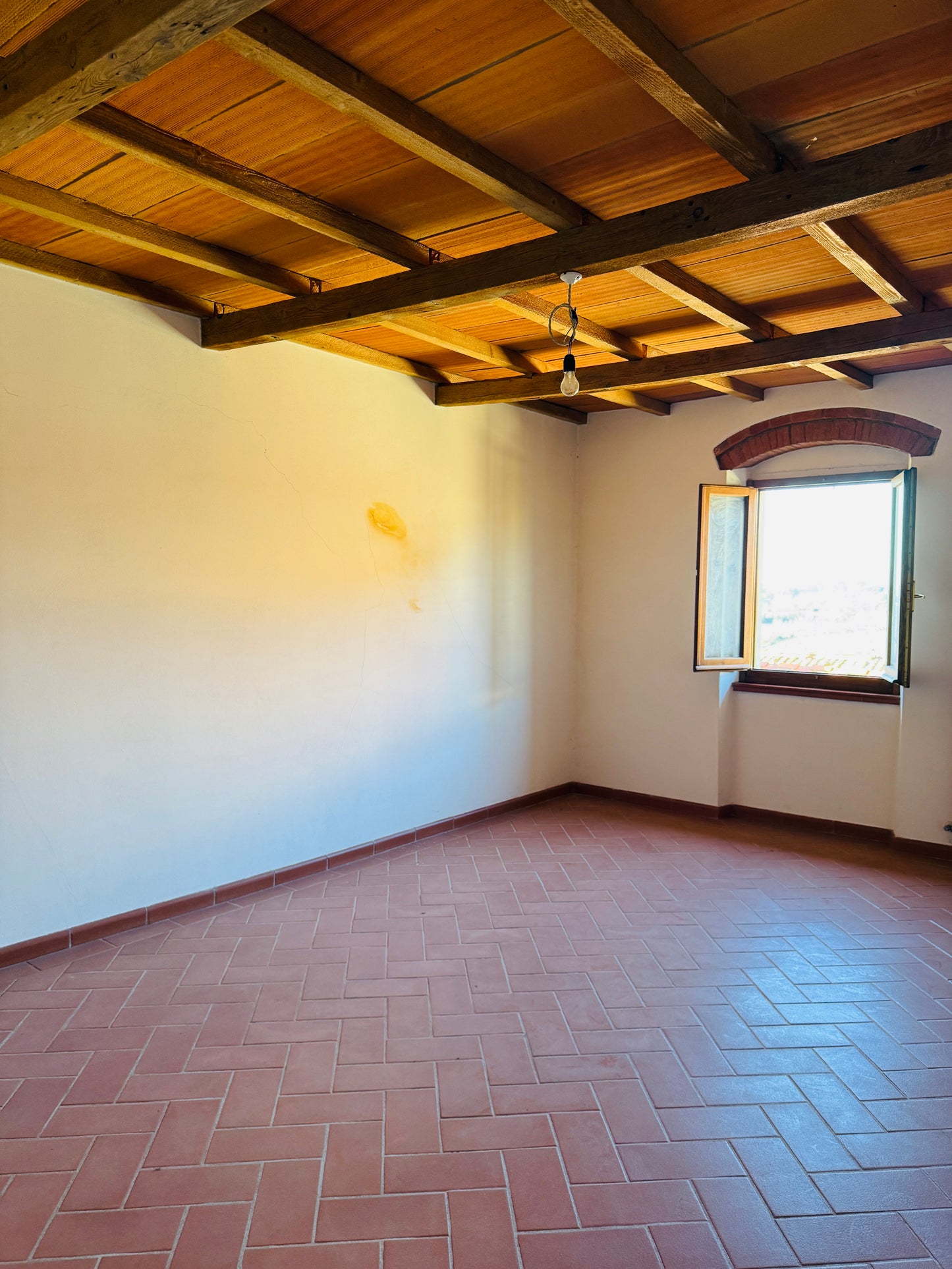 Completely renovated, never-inhabited detached townhouse in Laterina