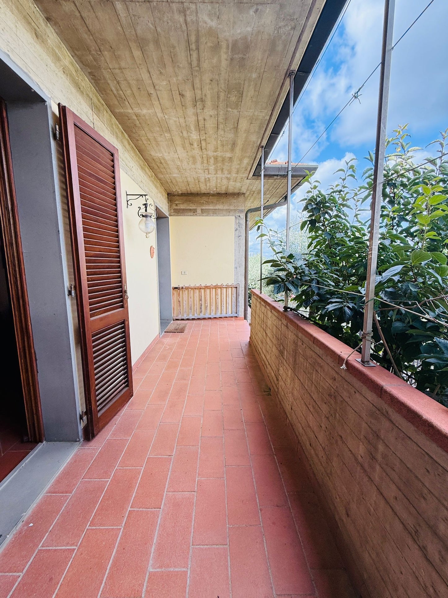 Detached house with three bedrooms and two bathrooms