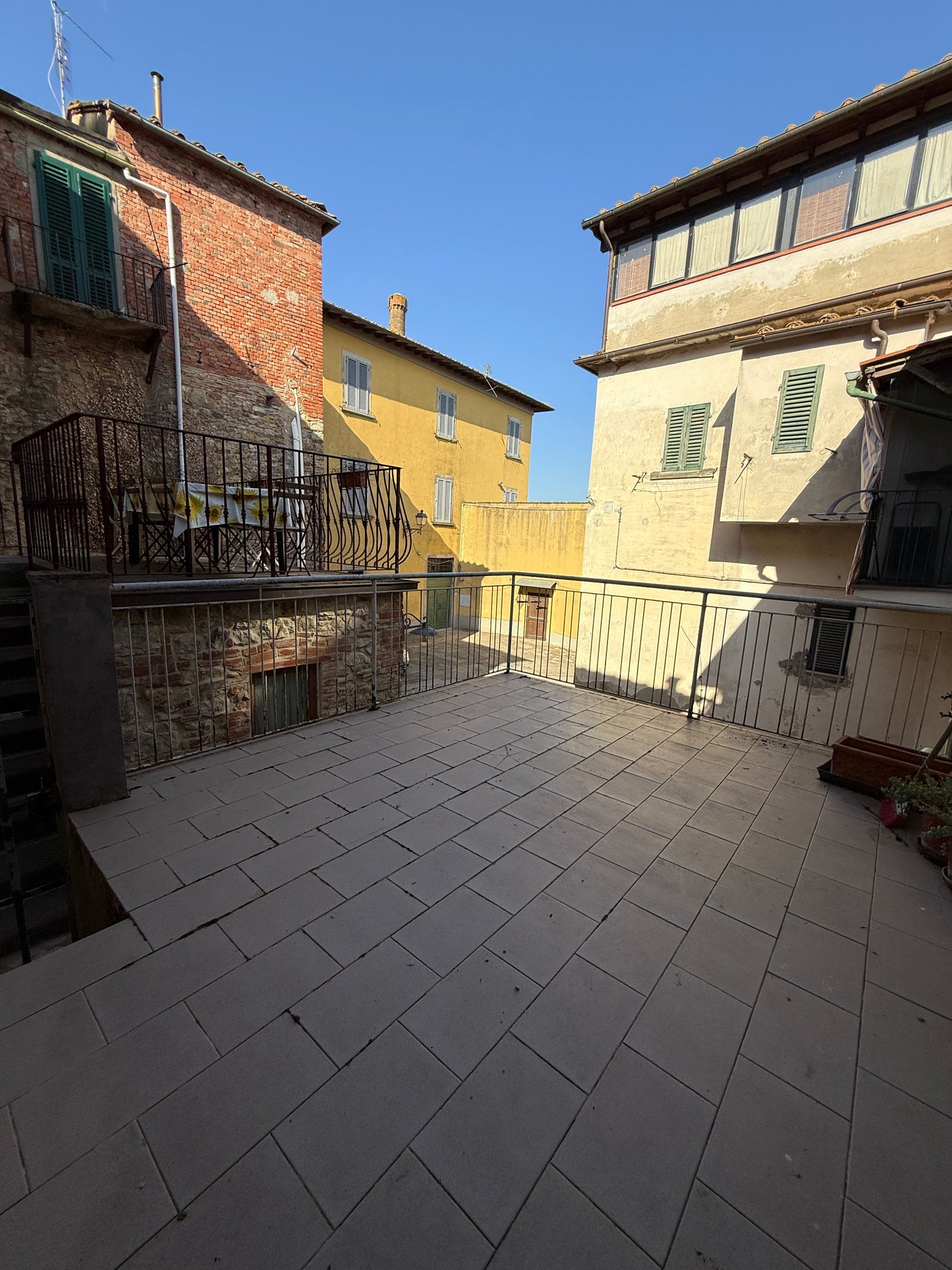 House with two terraces and double garage