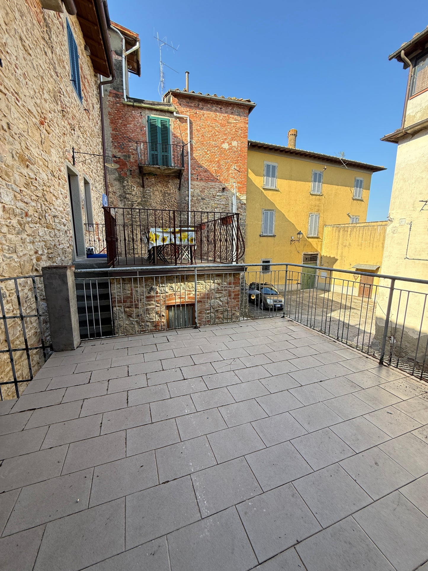 House with two terraces and double garage