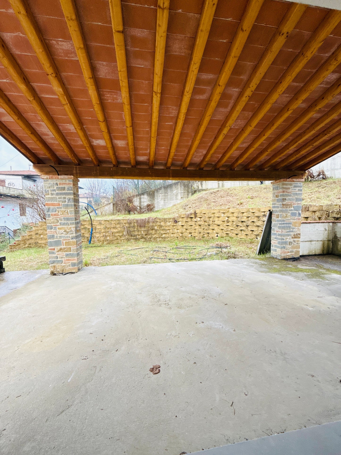 Semi-detached house for sale - advanced unfinished state