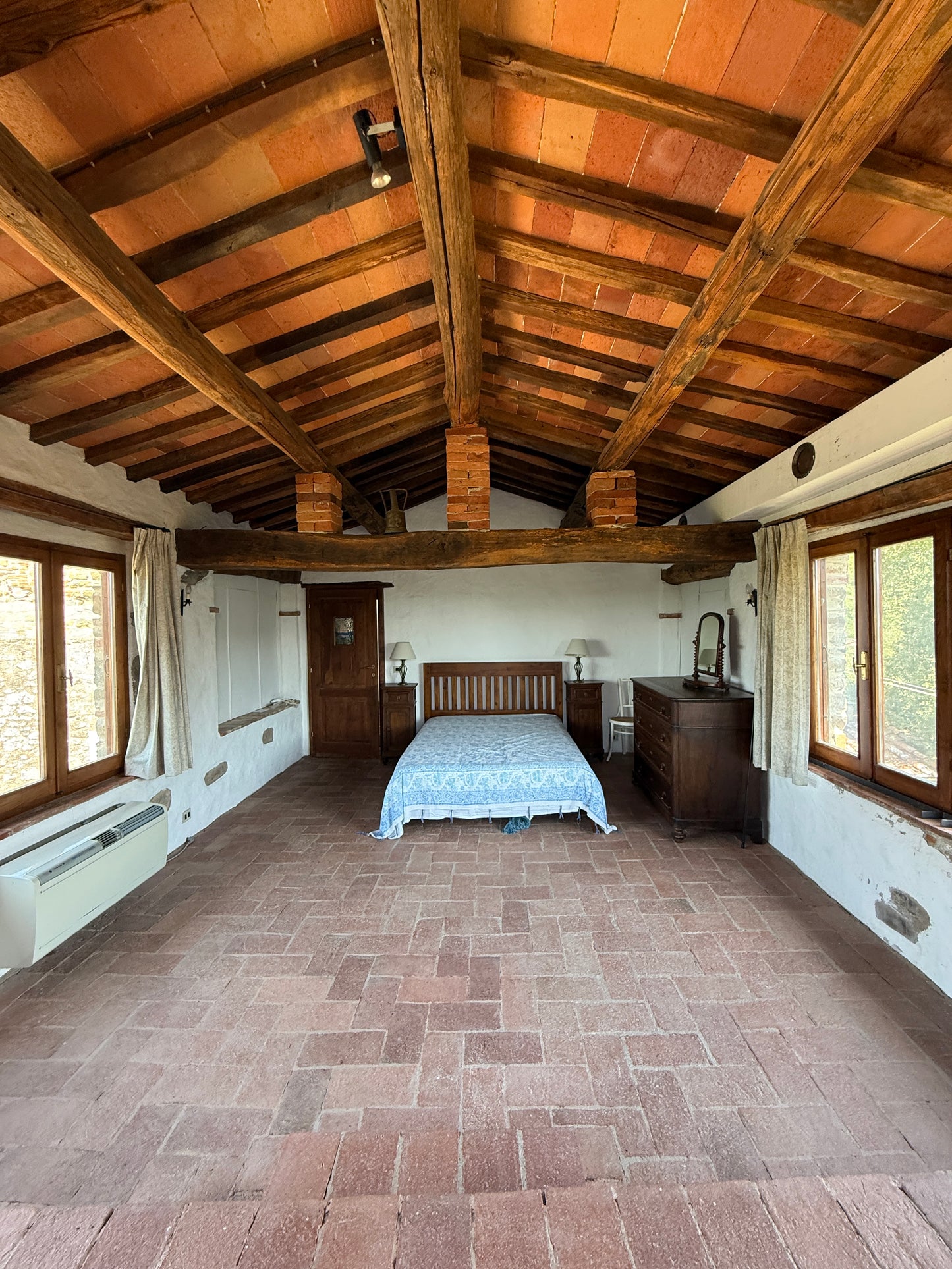 Charming Renovated Stone Barn with Pool