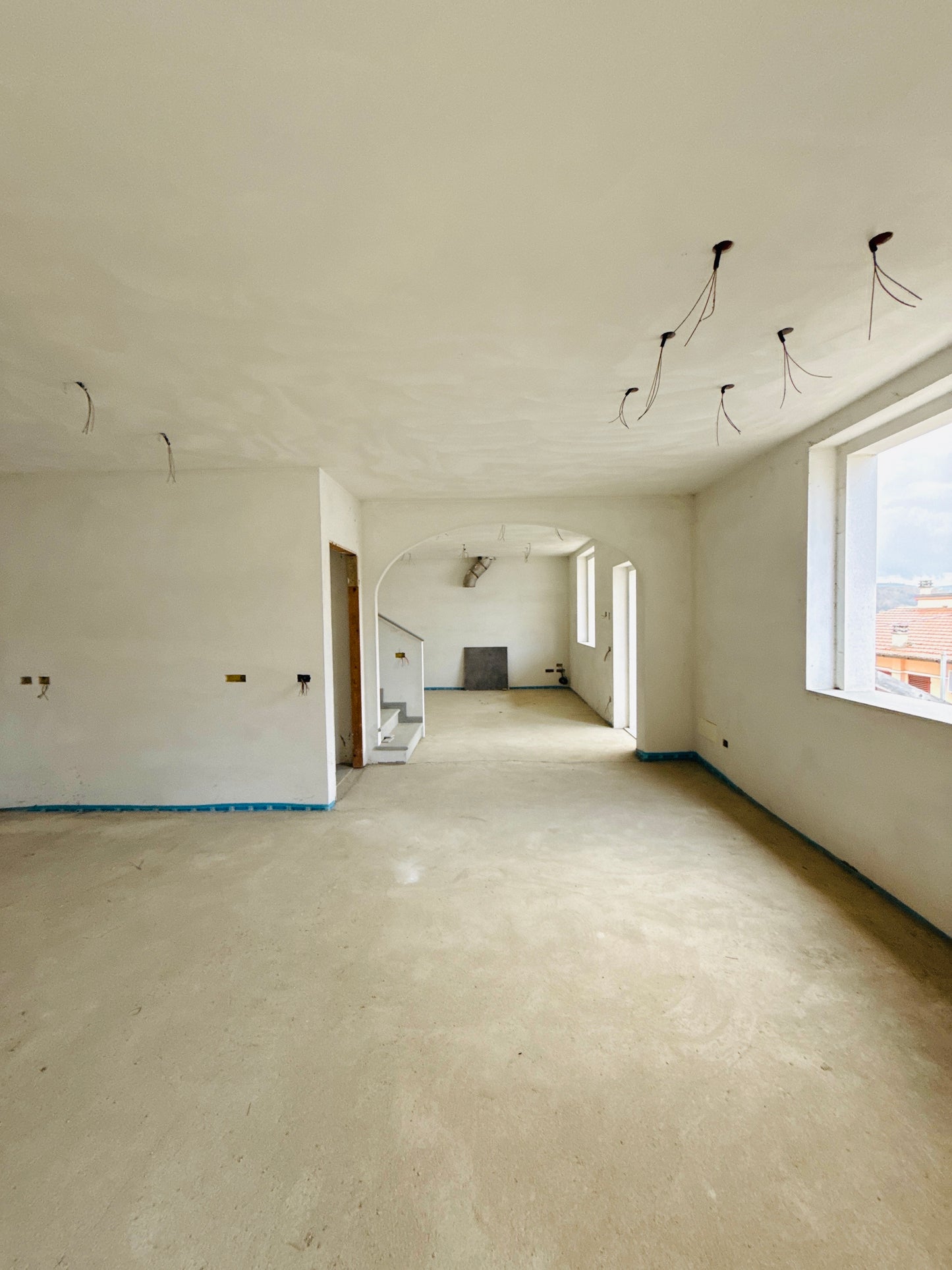 Semi-detached house for sale - advanced unfinished state