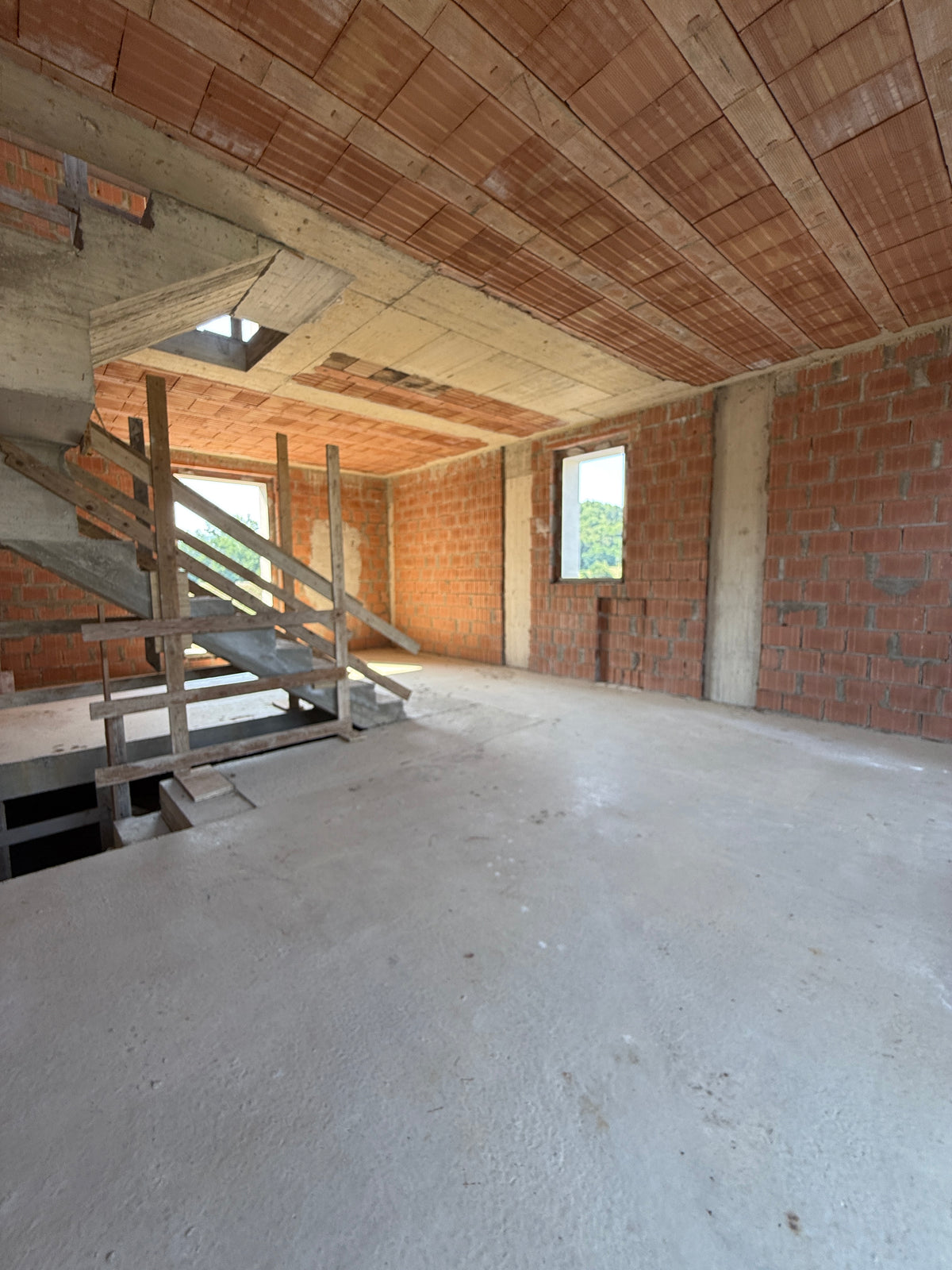 Detached house, new construction - unfinished, free on three sides