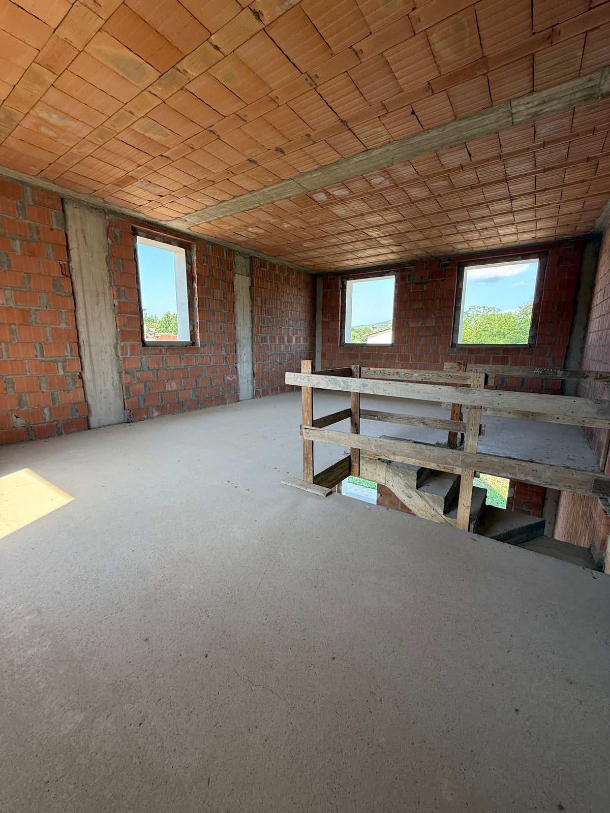 Detached house, new construction - unfinished, free on three sides