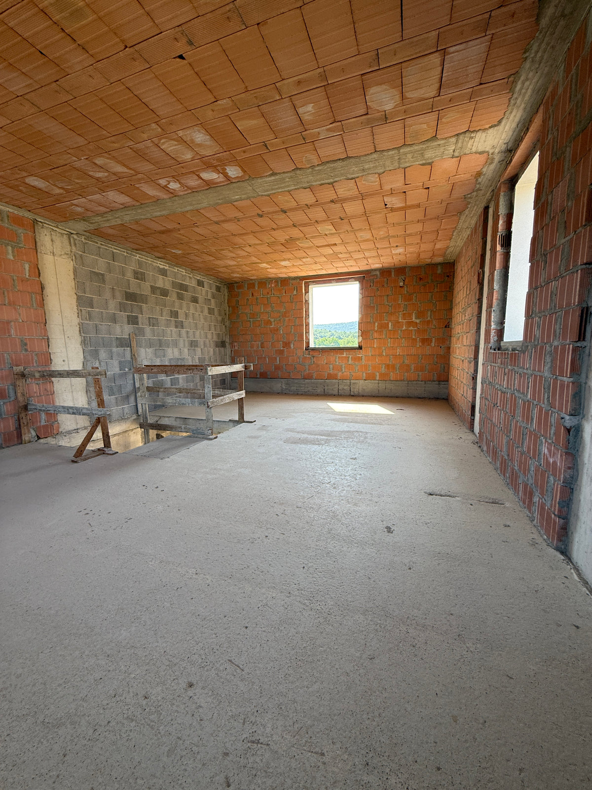 Detached house, new construction - unfinished, free on three sides